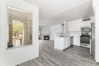 Building Photo - 3059 Key Largo Dr