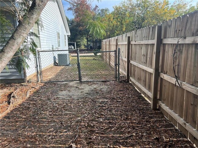 Foto del edificio - 303 Timber Ridge Dr