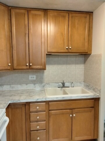 Building Photo - 5100 N Marine Dr
