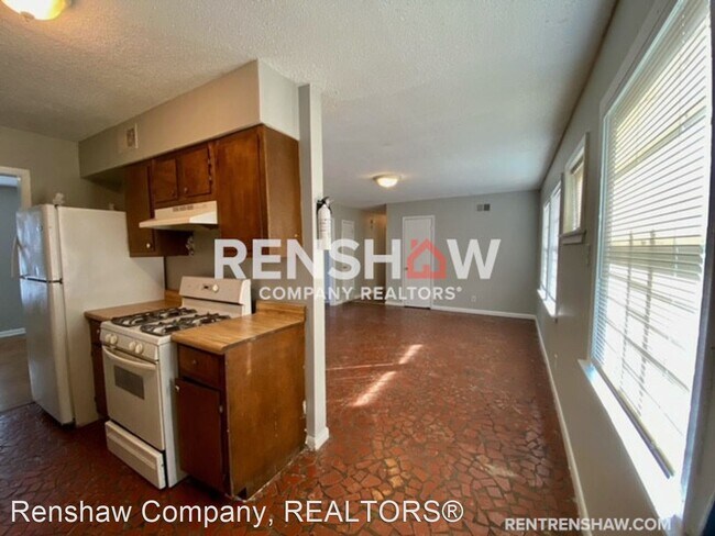 Building Photo - 3 br, 1.5 bath House - 895 W. Marigold Ln