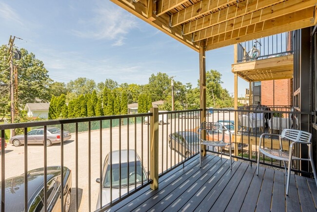 Interior Photo - 2204 9th St