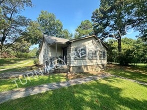 Building Photo - 113 Hillcrest Rd