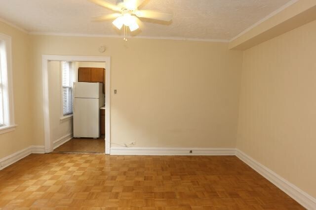 Foto del edificio - 711 W Belmont Ave