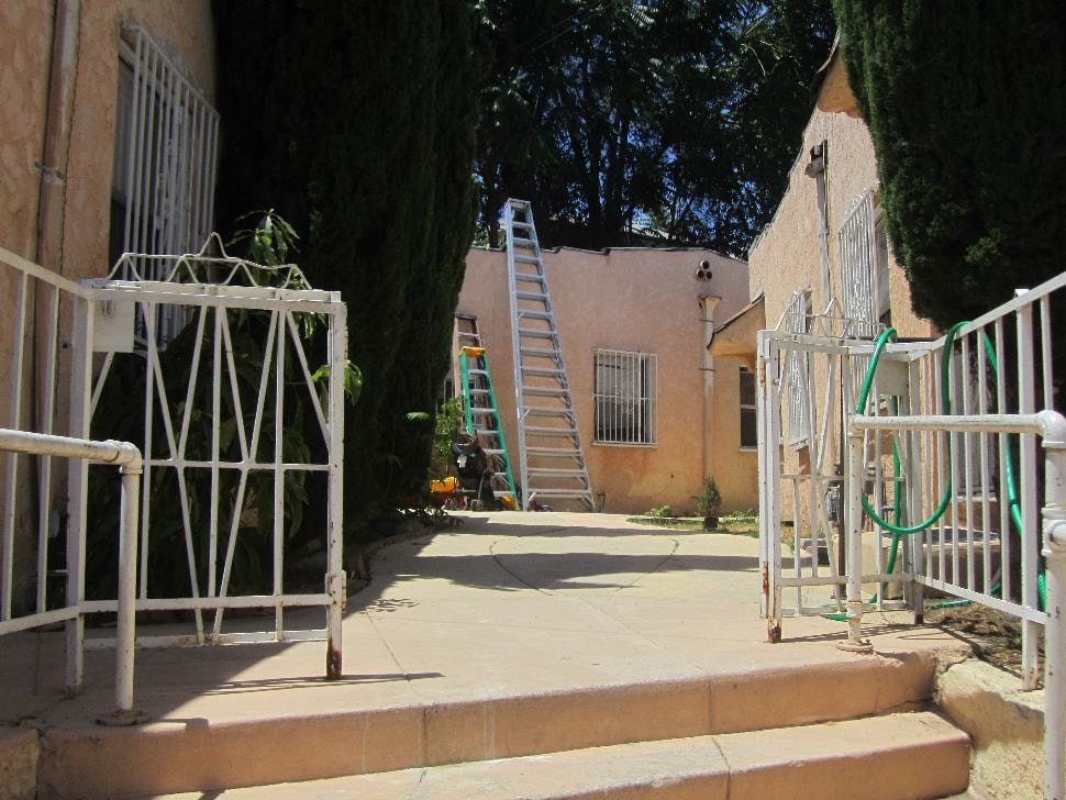 Building Photo - 5217 Longfellow St
