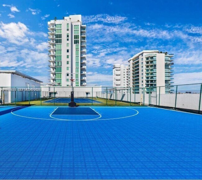 Foto del edificio - 7930 East Dr