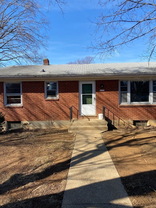 Building Photo - 3713 Colonial Ave