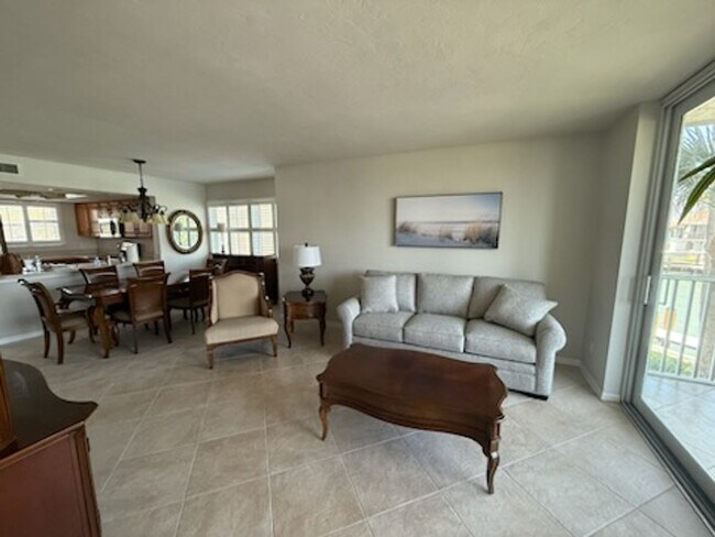 Building Photo - eagle cay