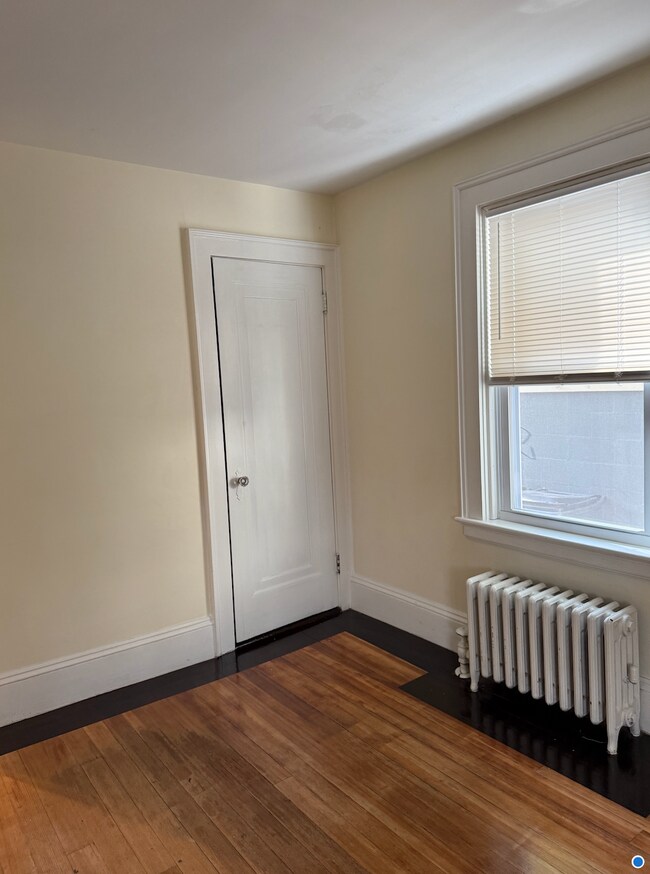 Building Photo - 684 Hope St