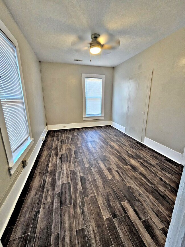 Foto del edificio - 613 3rd Ave SW