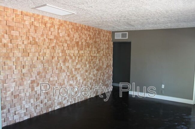 Photo - 1228 S McKemy St House