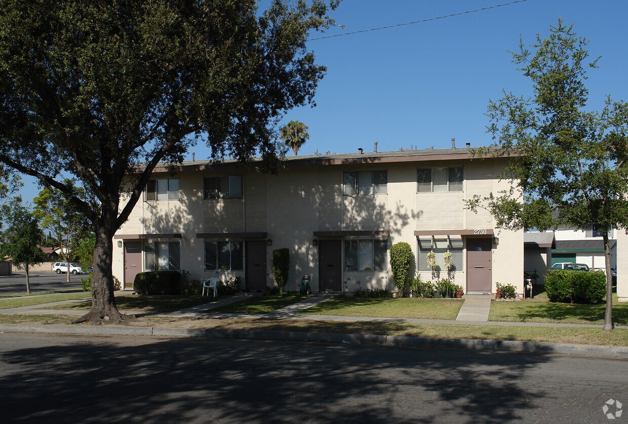 Foto del edificio - 2730 S Rosewood Ave