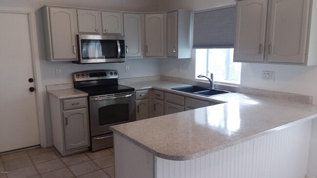 Building Photo - 2910 E Brookwood Ct