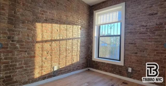 Foto del edificio - 4 bedroom in Brooklyn NY 11226