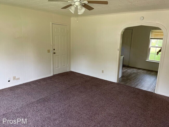 Building Photo - 2 br, 1 bath House - 1417 E. Garnett