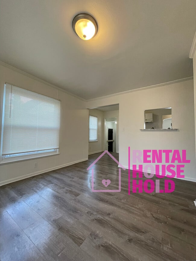 Foto del edificio - 12511 Whitehill St