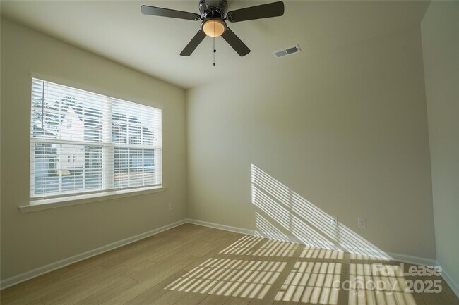 Foto del edificio - 1411 Caracara Ct