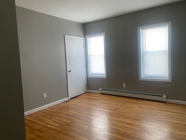 Building Photo - 350 Bay