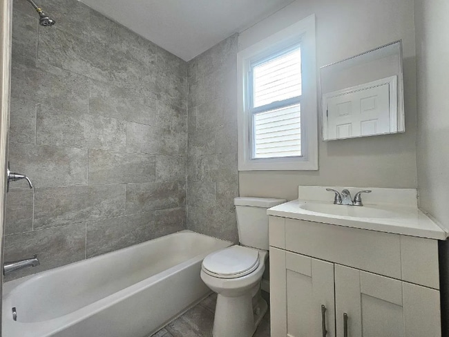 Building Photo - 137 Wilkinson Ave