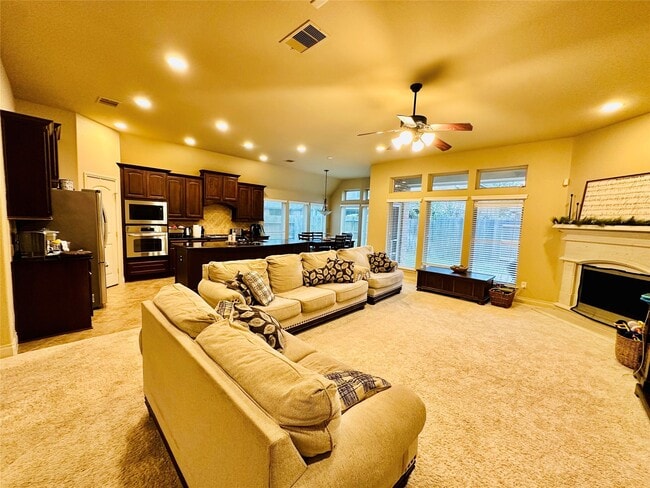 Foto del edificio - 5919 Bristol Path Ln