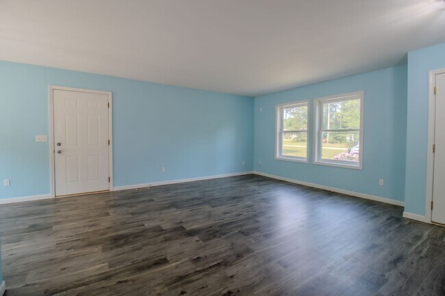 Foto del edificio - 11821 Lillian Lee Dr
