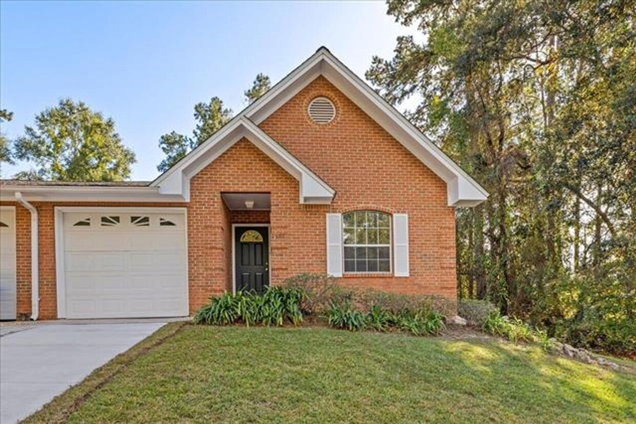 Primary Photo - East Tallahassee Brick Townhome With One C...