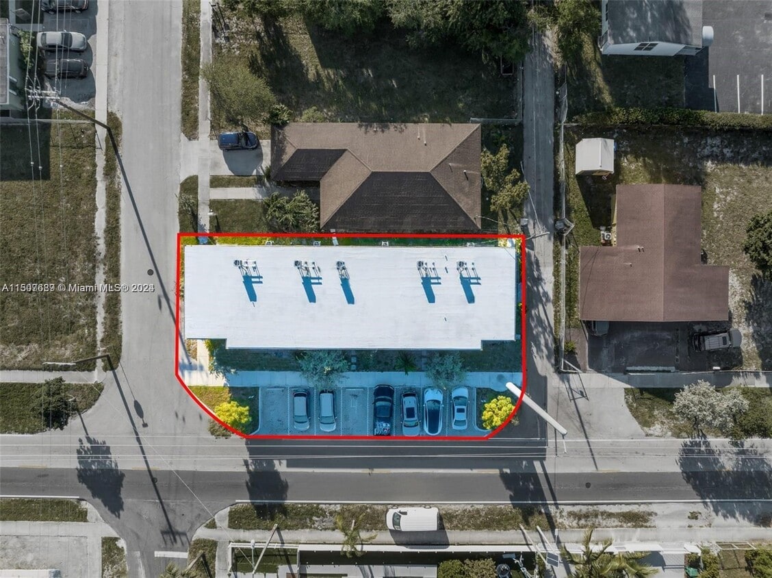 Primary Photo - 2201 Greene St.