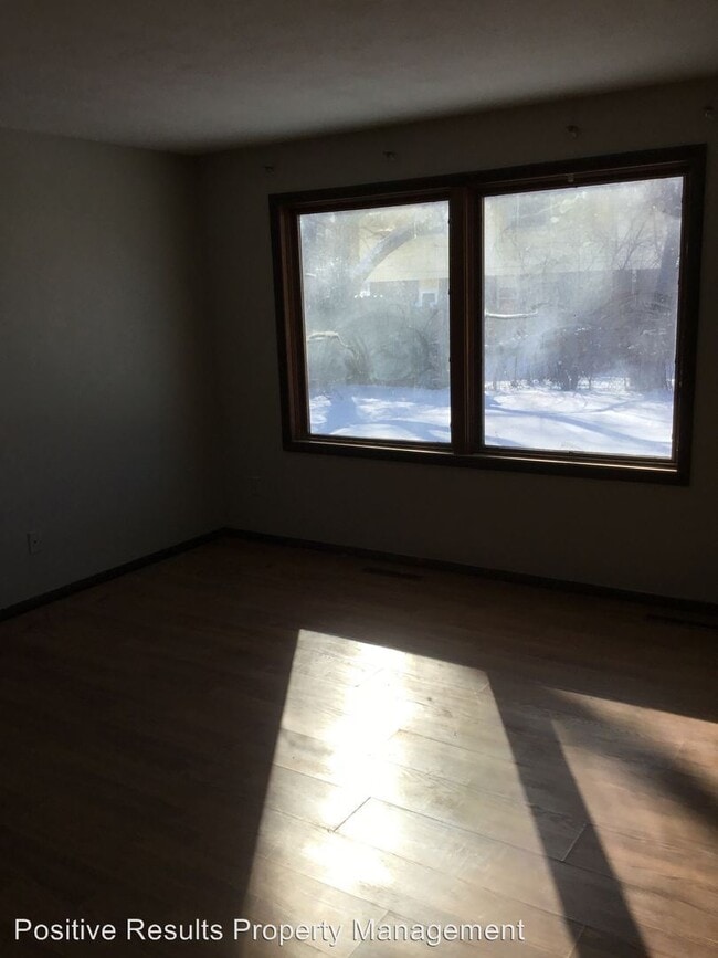 Building Photo - 3 br, 1.5 bath Apartment - 2912 Chatham