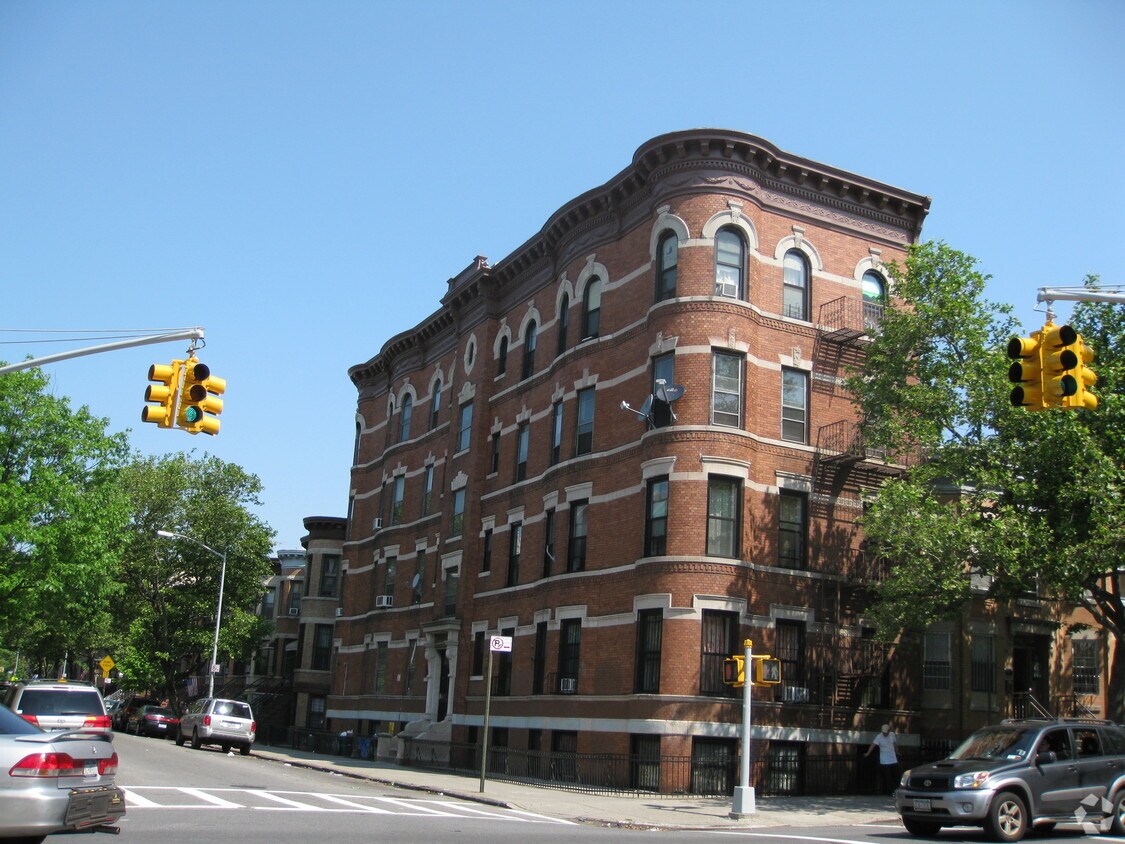 Primary Photo - 575 59th St