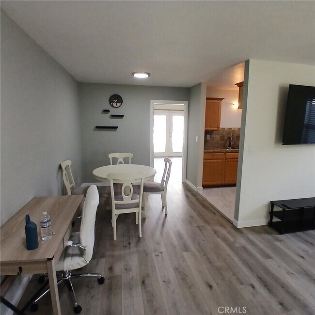 Foto del edificio - 5717 Case Ave