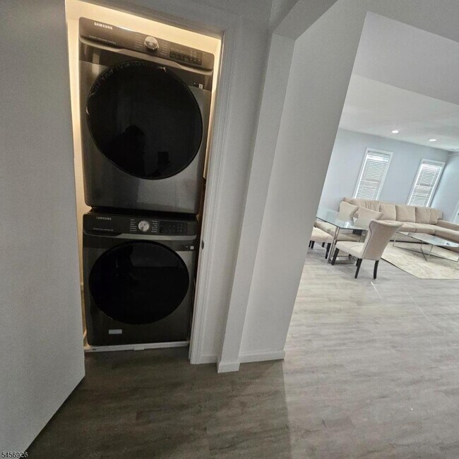 Foto del edificio - 314 N Park St