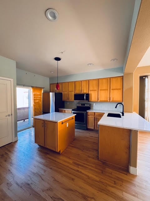 Building Photo - 1221 E Prospect Rd