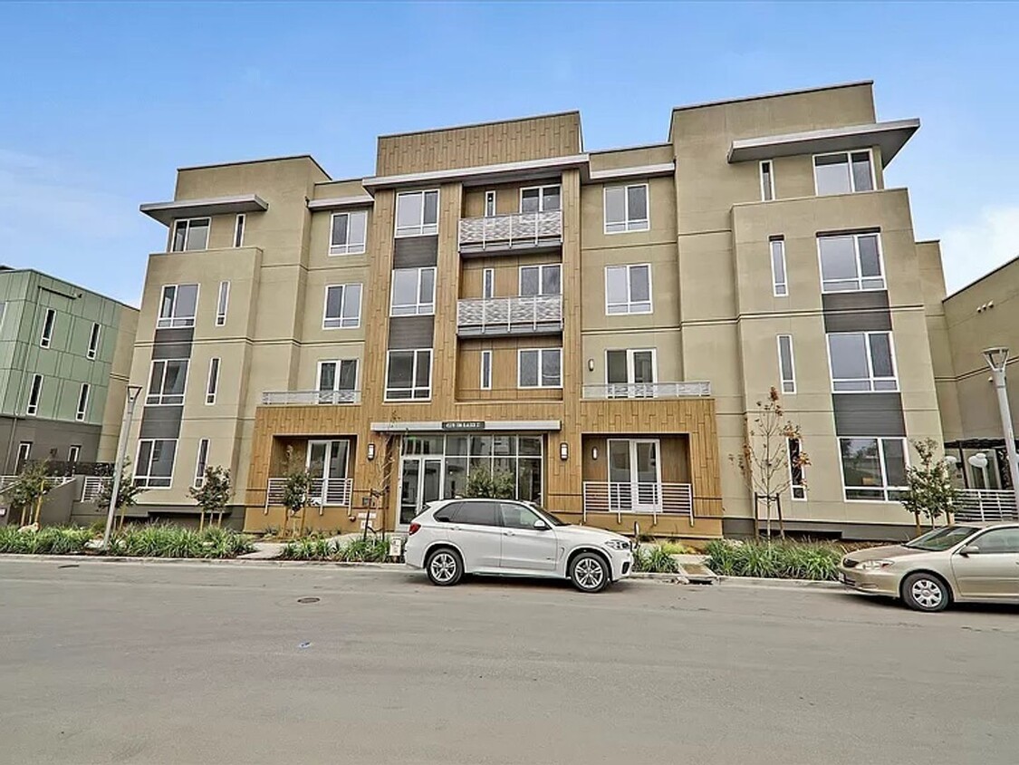 Primary Photo - $4000 - THE MOST GORGEOUS THREE BEDROOM HO...