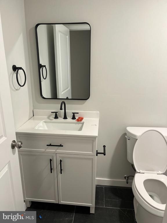 Foto del edificio - 7406 Bristol Pike