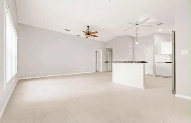 Foto del edificio - 1207 Pine Sage Cir