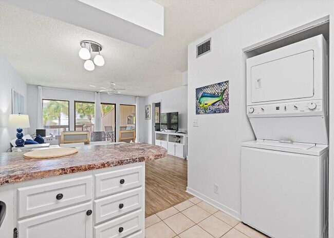 Building Photo - 130 Ocean Hibiscus Dr