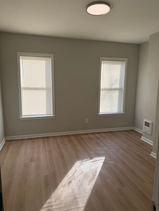 Foto del edificio - 2630 N Bancroft St