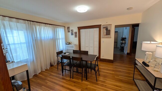 Foto del edificio - 27 Menotomy Rd