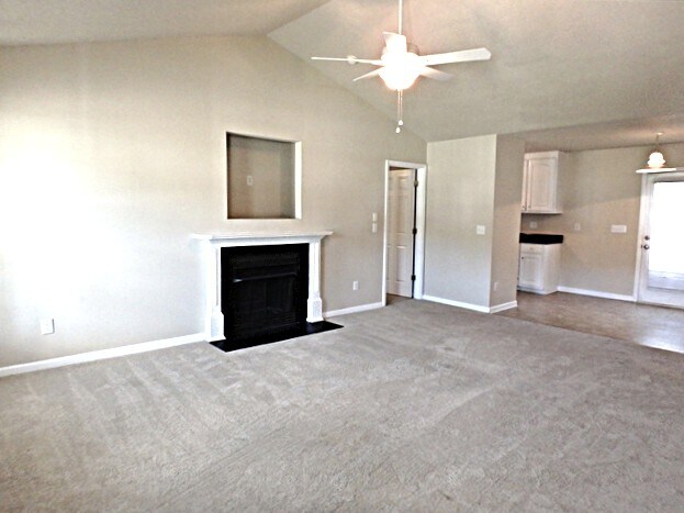 Building Photo - 193 Clear Water Dr