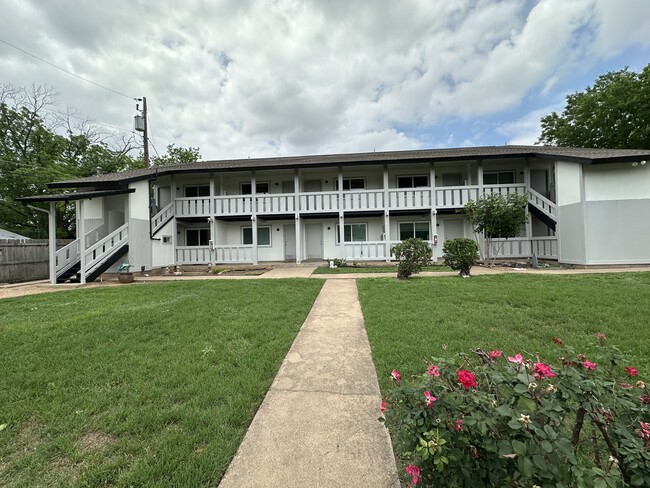 Building Photo - 10810 Newmont Rd