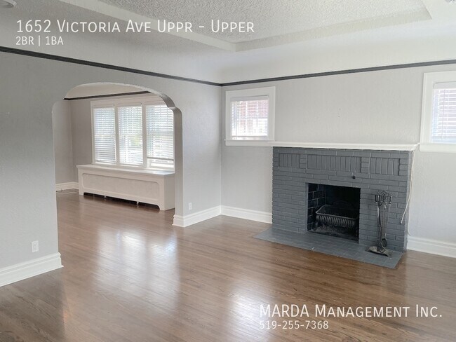 Building Photo - CHARMING 2 BED/1 BATH UPPER ON VICTORIA + HYDRO & GAS