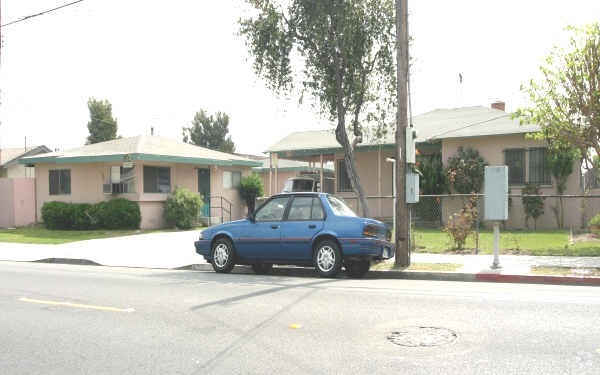 Building Photo - 4300 Clara St