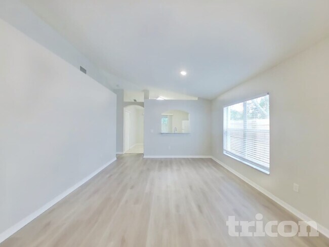 Foto del edificio - 10435 Blackmore Dr