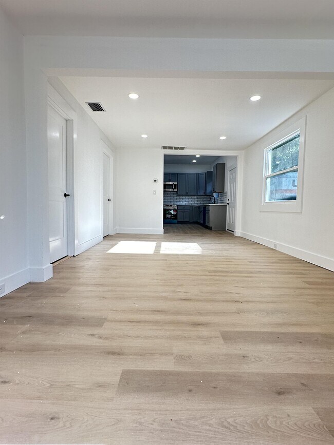 Photo - 915 E 20th Ave House