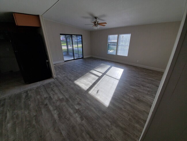 Building Photo - 5624 Hancock Dr