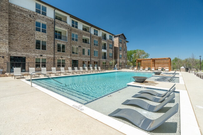 Marlowe Corinth Groves - Marlowe Corinth Groves Apartments