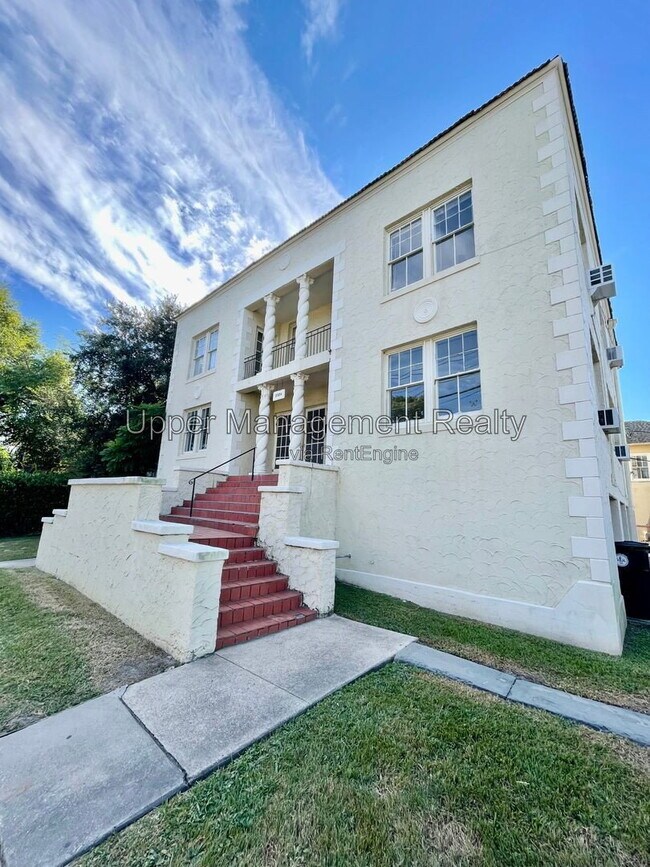 Building Photo - 2324 Calhoun St