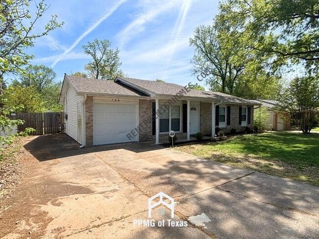 Building Photo - 708 Lehman Dr