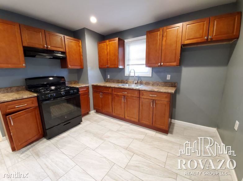 Foto principal - 149 Johnson Ave