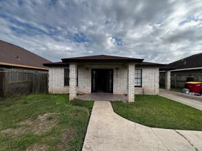 Building Photo - 5105 Villa Bonita St