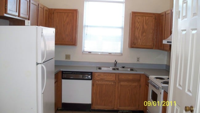 Building Photo - 1050 E 500 S